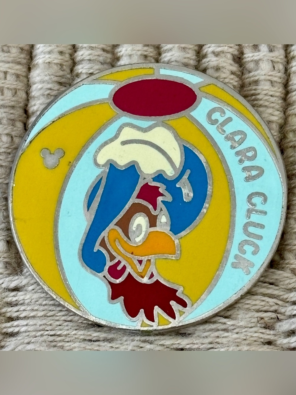 DISNEY 2006 Clara Cluck Beach Ball Collection Cast Lanyard Series Pin